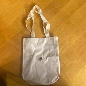 Lululemon shopping bag